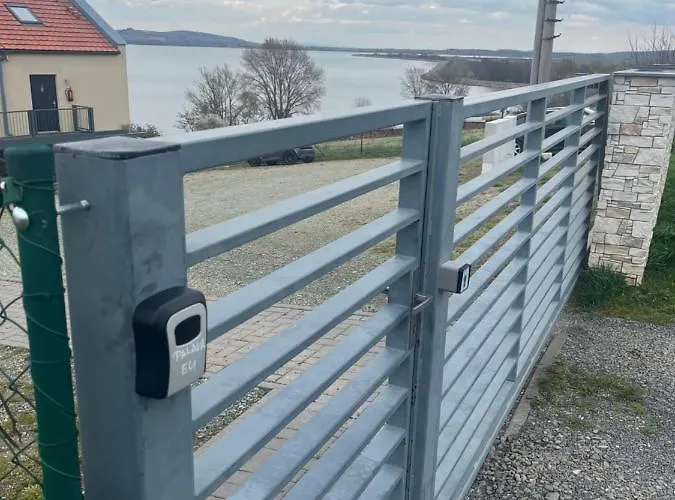 Palava Eu 9 アパート *